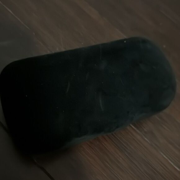 Gucci Tortoise Sunglasses - One End of Arm Damaged - Brand New Cloth & Case - Picture 7 of 7